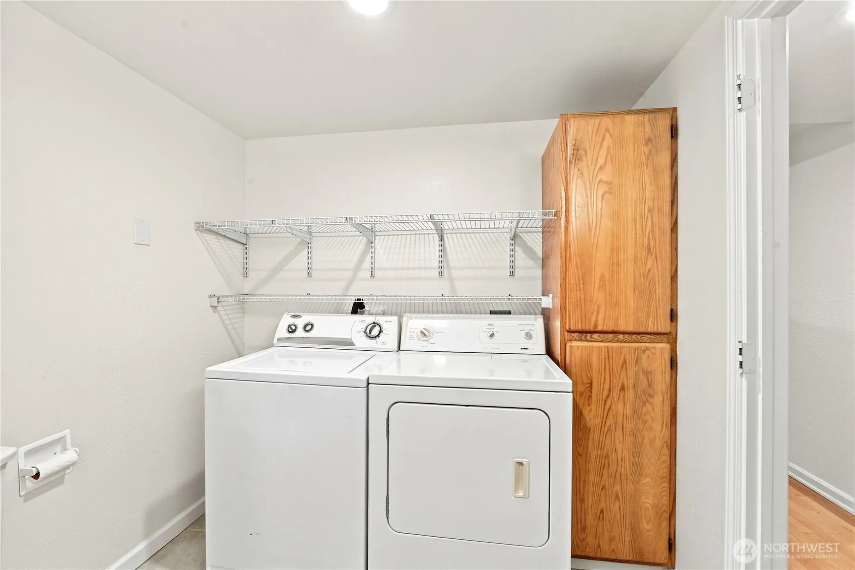 1218 209th Avenue NE #B, Sammamish, WA 98074