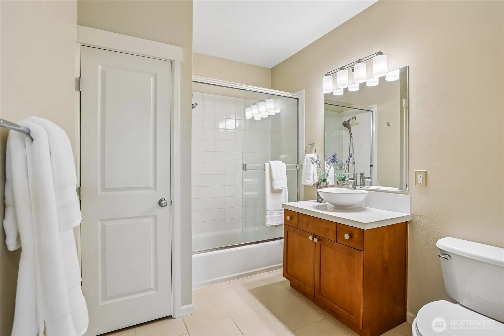 2010 NE Katsura Street #A, Issaquah, WA 98029