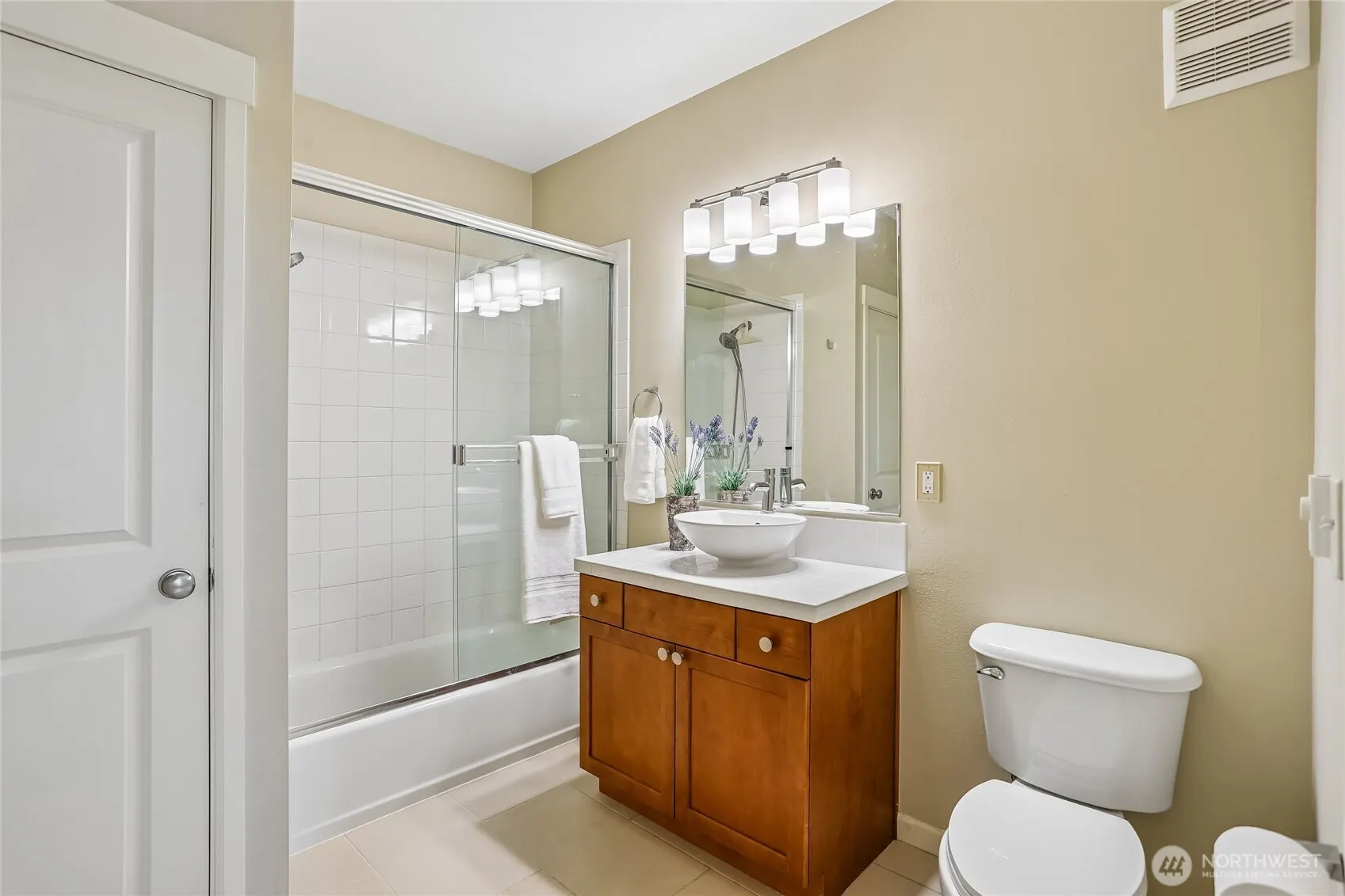 2010 NE Katsura Street #A, Issaquah, WA 98029