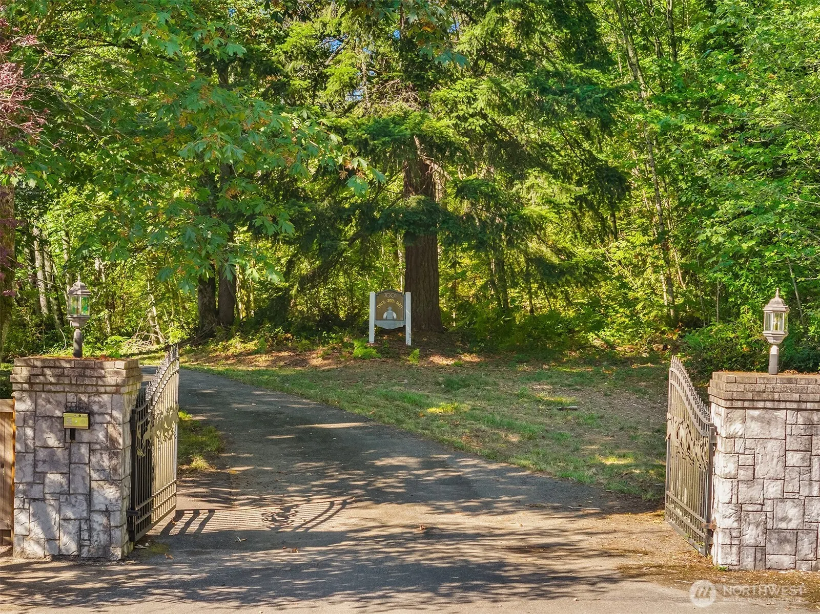 7001 242nd Avenue NE, Redmond, WA 98053