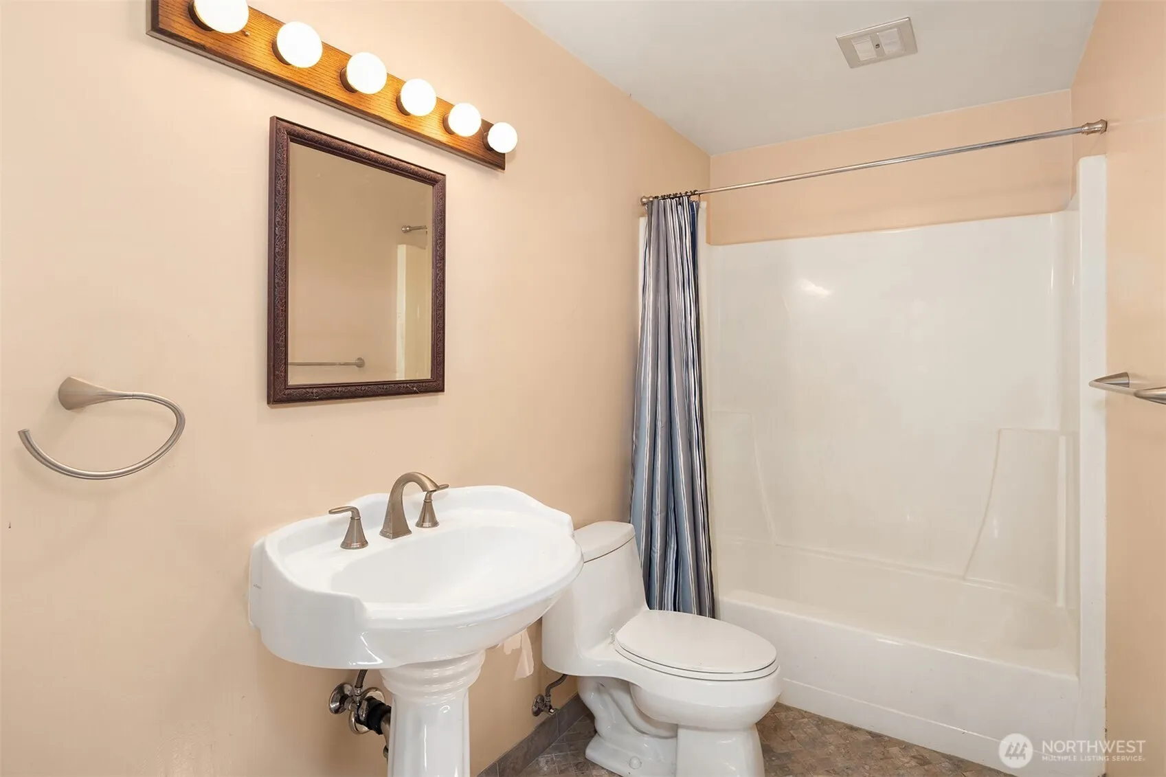 7001 242nd Avenue NE, Redmond, WA 98053