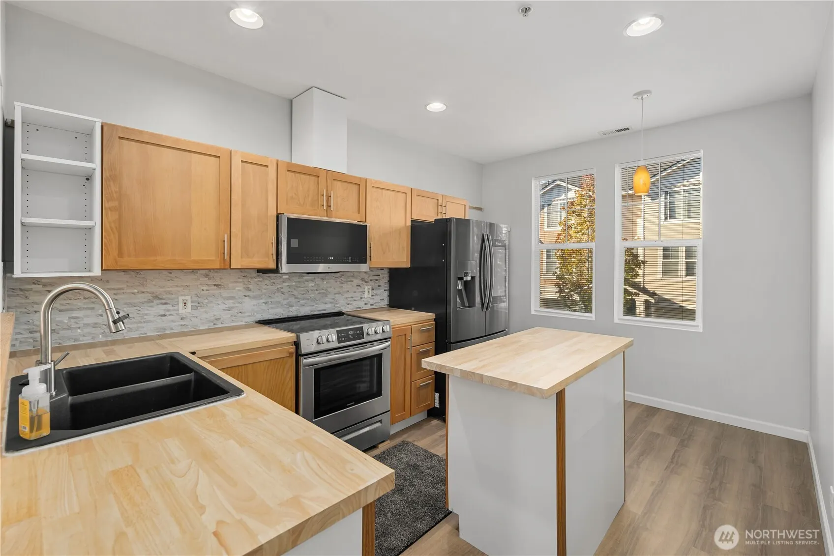 6231 S 233rd Street #25-2, Kent, WA 98032