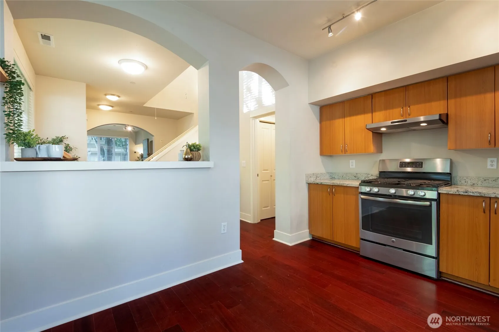 18282 NE 97th Way #105, Redmond, WA 98052