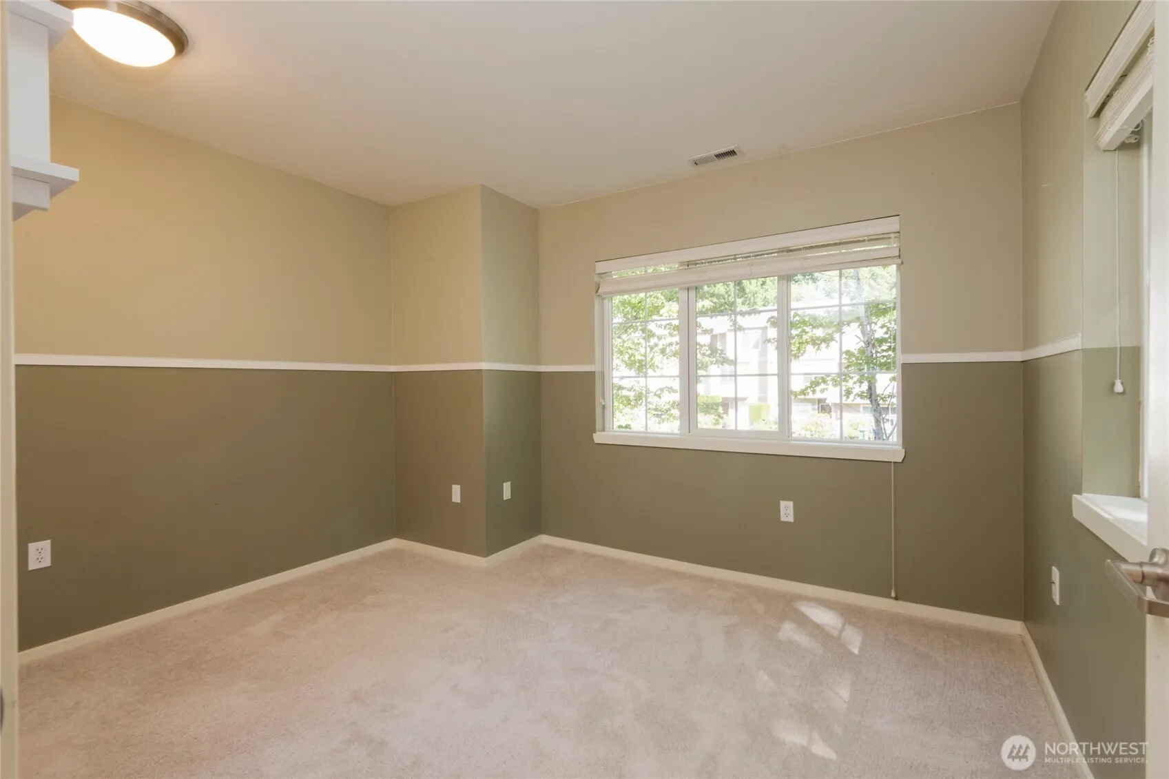 18282 NE 97th Way #105, Redmond, WA 98052