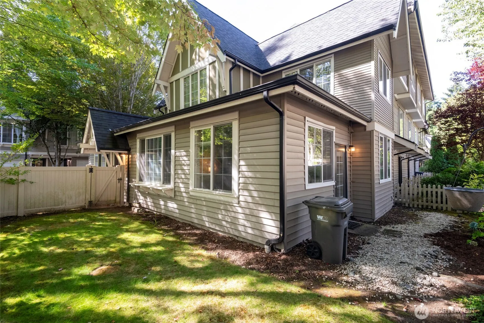 18282 NE 97th Way #105, Redmond, WA 98052