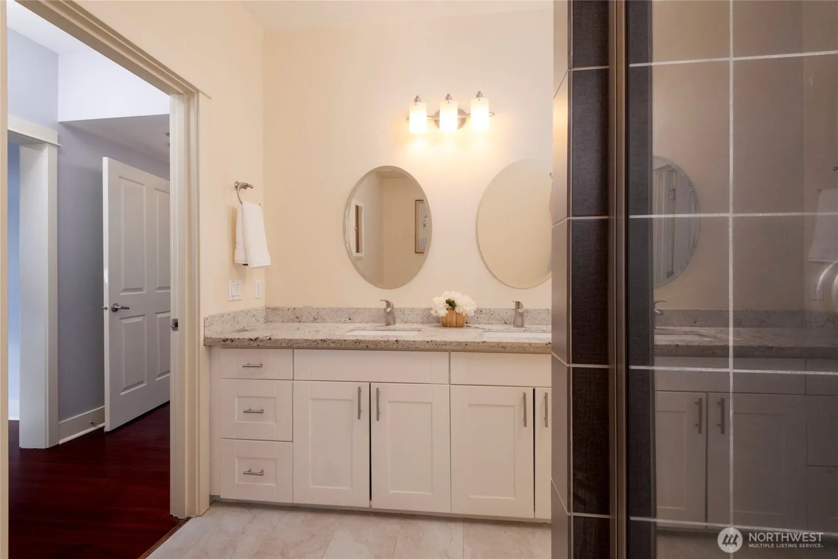 18282 NE 97th Way #105, Redmond, WA 98052