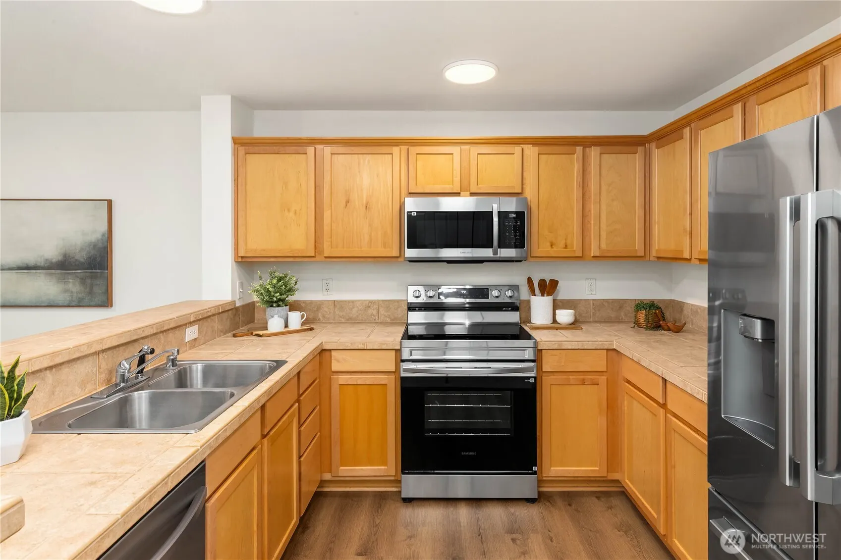 1981 24th Avenue NE #202, Issaquah, WA 98029