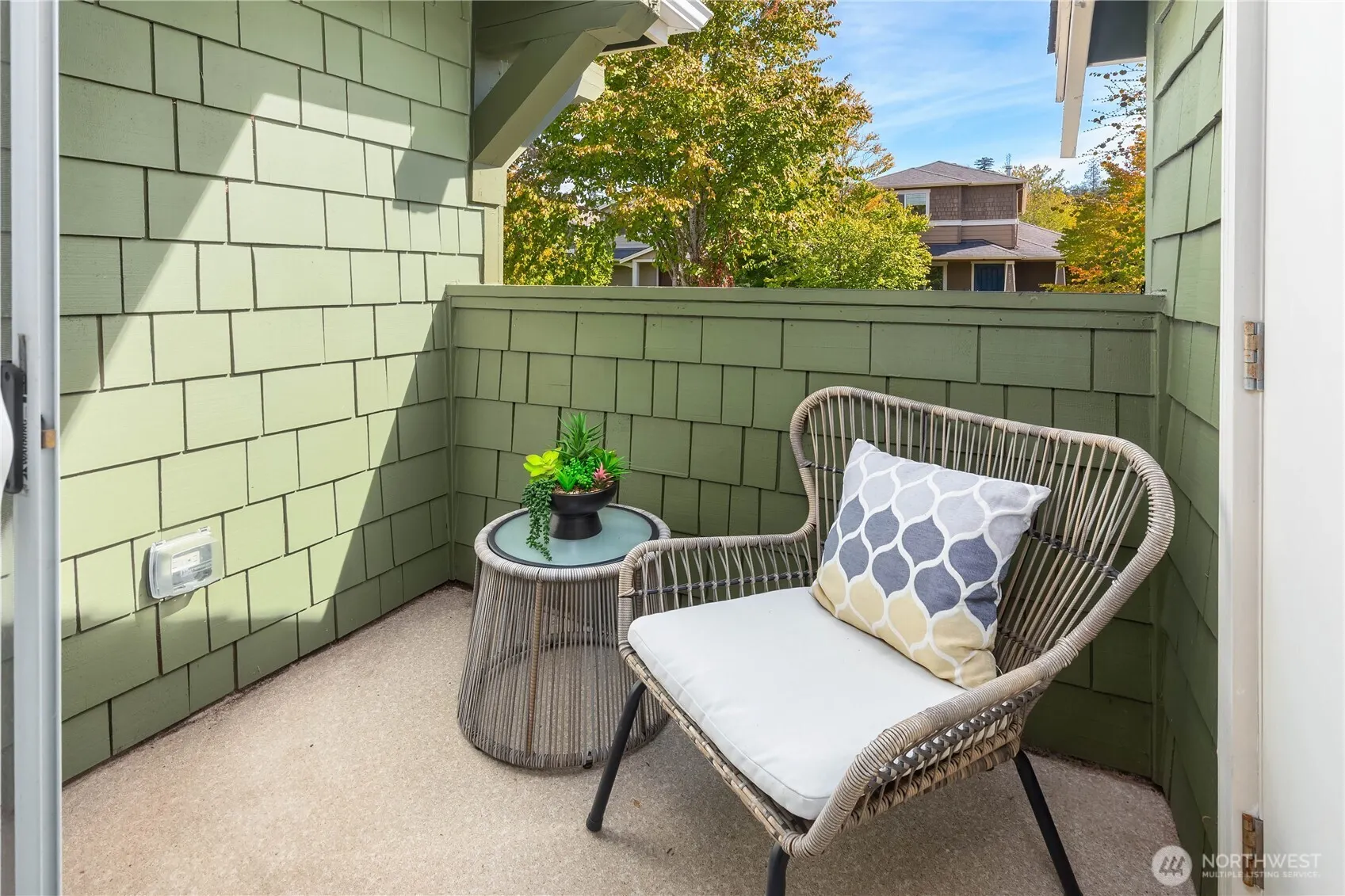 1981 24th Avenue NE #202, Issaquah, WA 98029