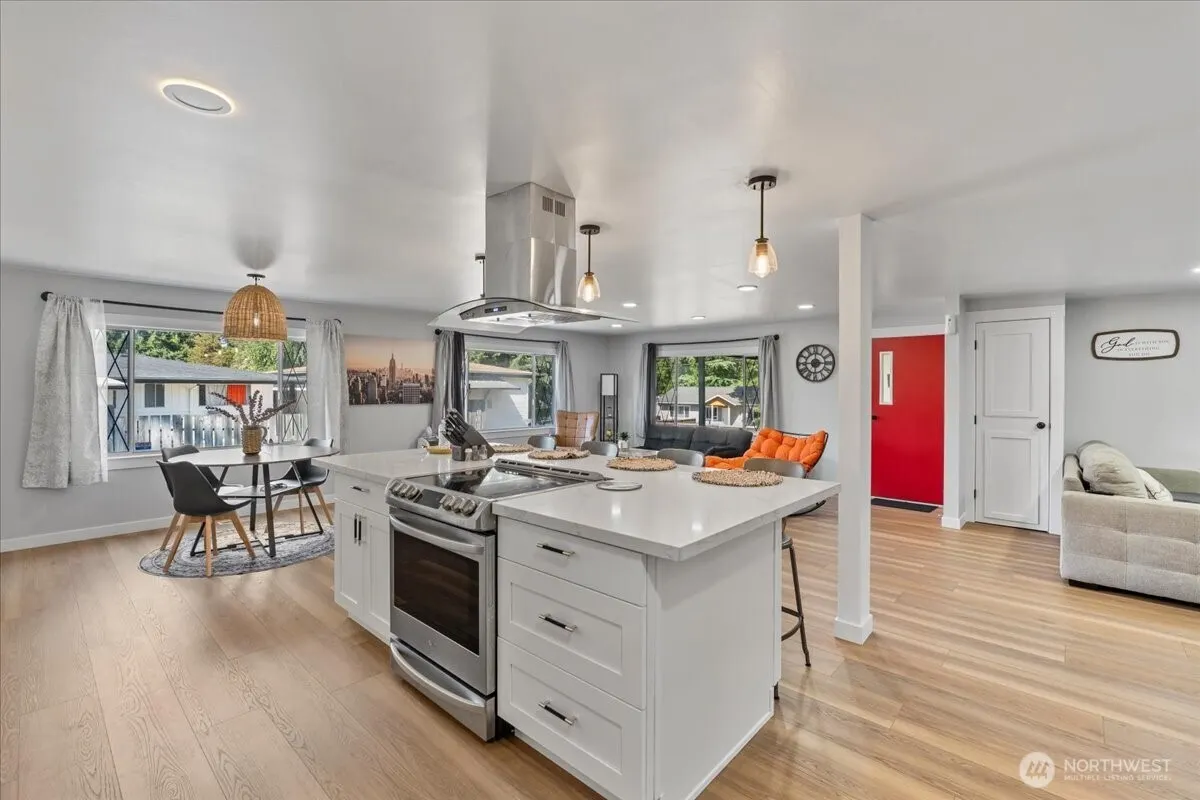 18033 116th Avenue SE, Renton, WA 98058