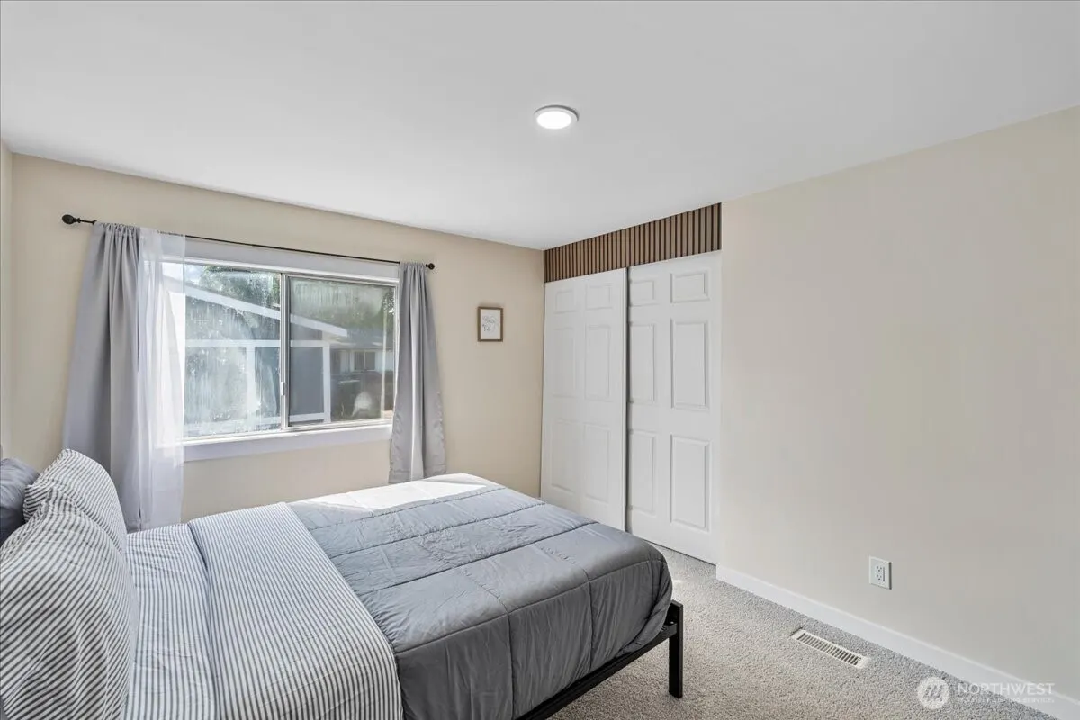 18033 116th Avenue SE, Renton, WA 98058