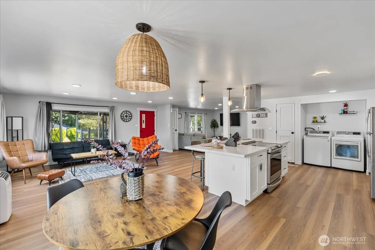 18033 116th Avenue SE, Renton, WA 98058