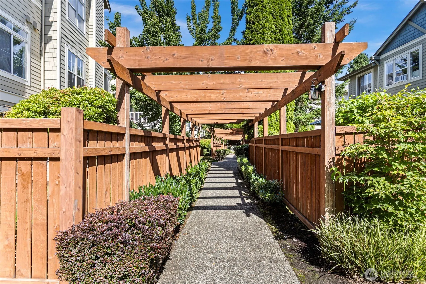 2034 Newport Way NW #11-1, Issaquah, WA 98027