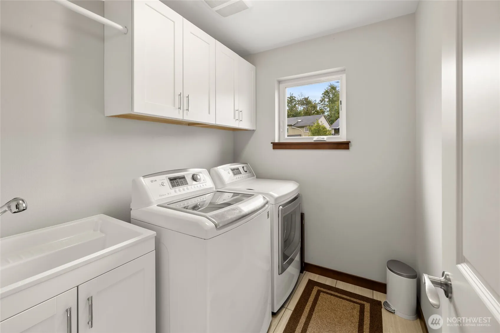 2012 NE 37th Place , Renton, WA 98056