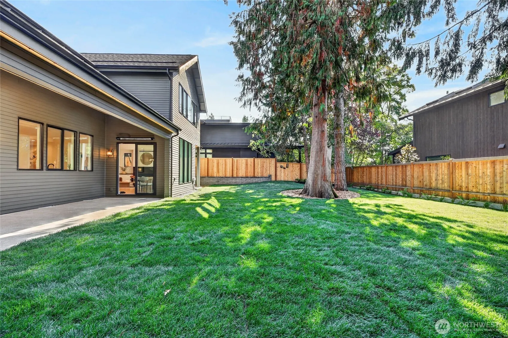 5911 105th Avenue NE, Kirkland, WA 98033