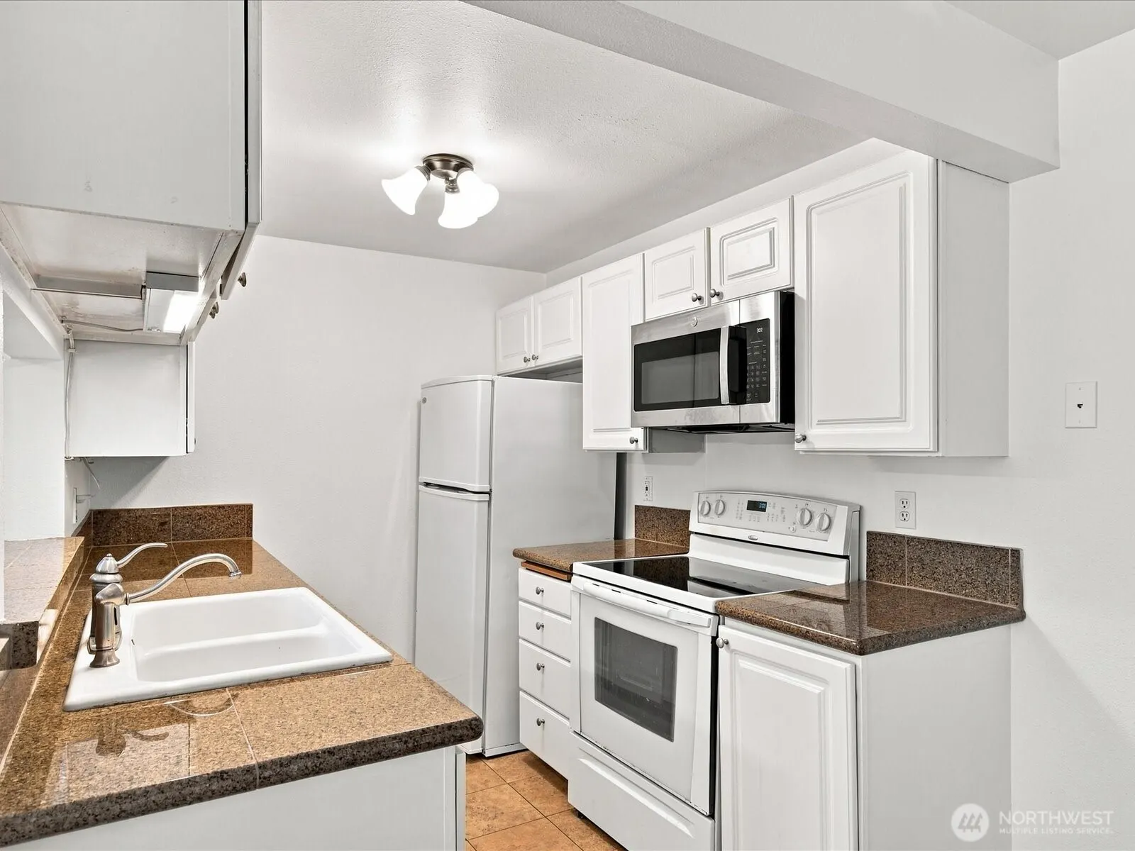 14200 NE 171st Street #C206, Woodinville, WA 98072-9269