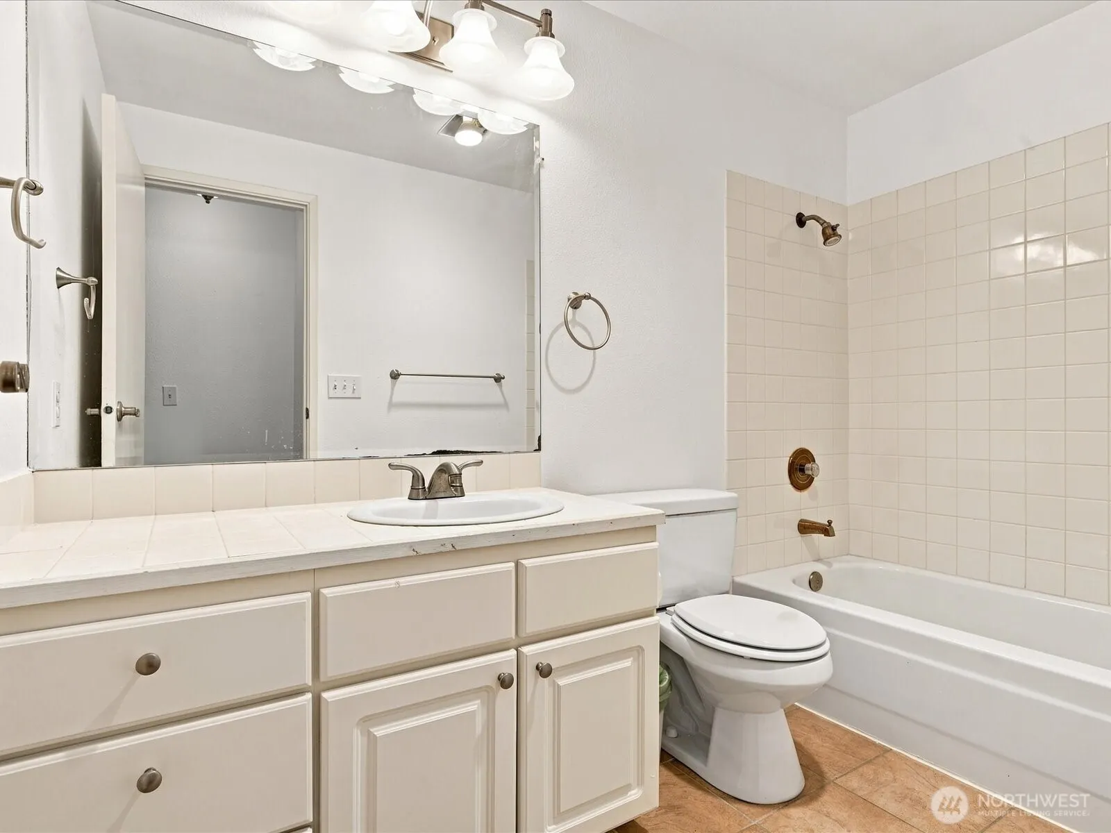 14200 NE 171st Street #C206, Woodinville, WA 98072-9269
