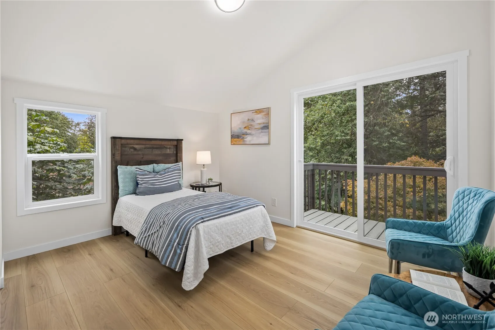 25025 NE 52nd Place , Redmond, WA 98053