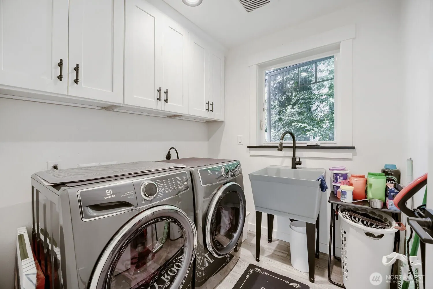 10410 Issaquah Hobart Road SE, Issaquah, WA 98027