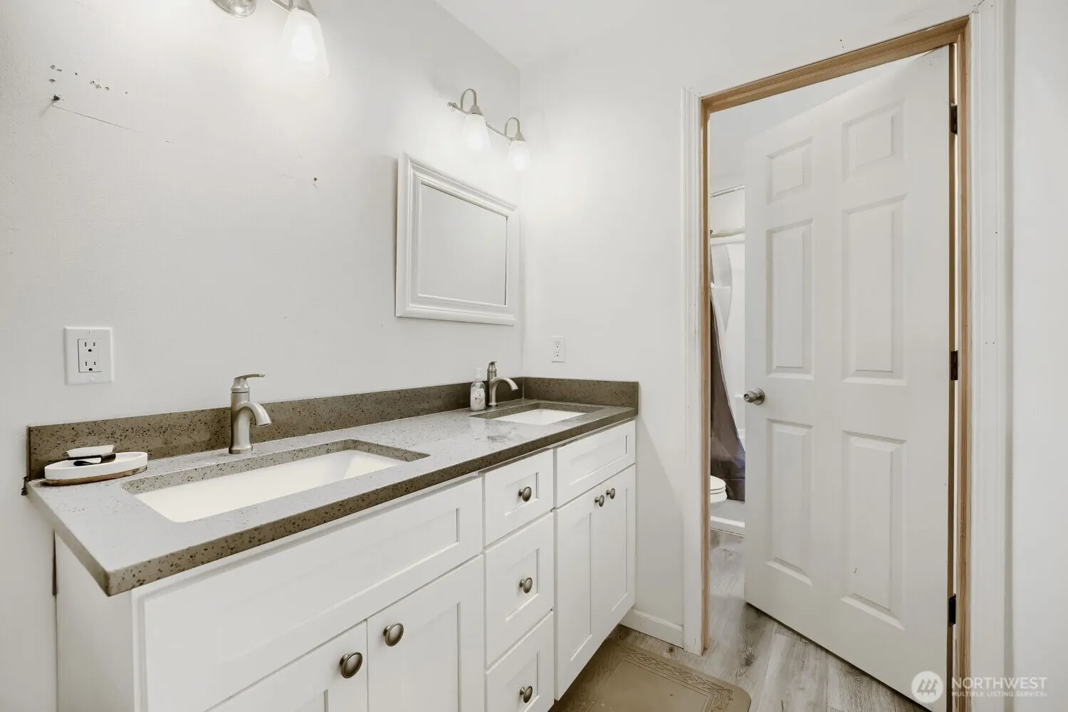 10410 Issaquah Hobart Road SE, Issaquah, WA 98027