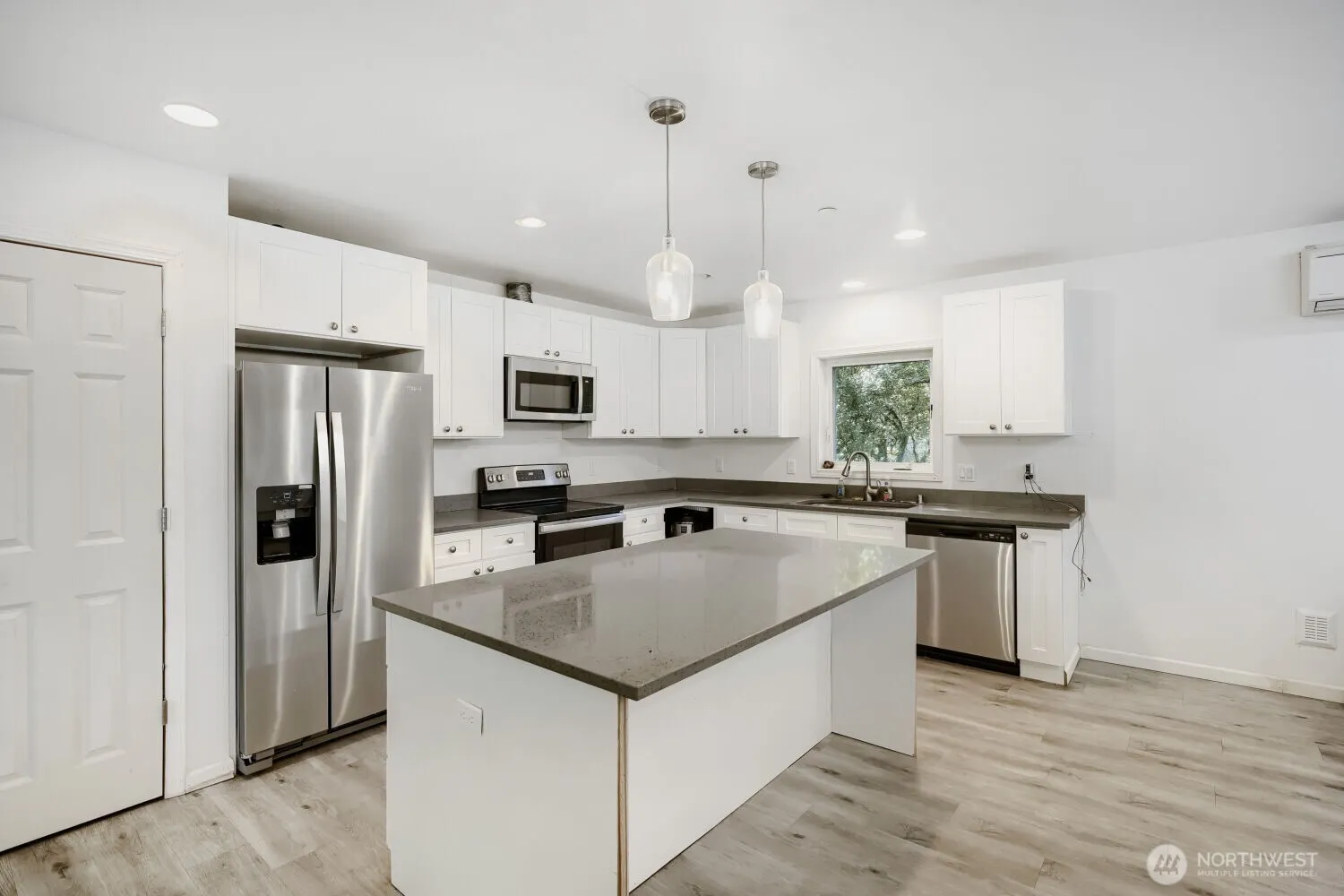 10410 Issaquah Hobart Road SE, Issaquah, WA 98027