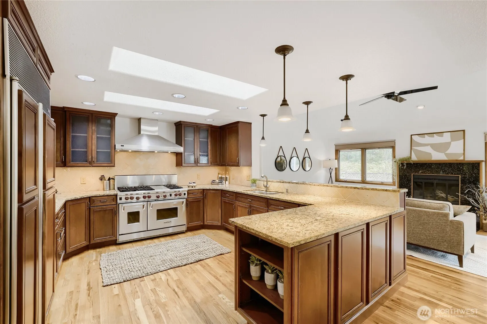14325 102 Avenue NE, Kirkland, WA 98034
