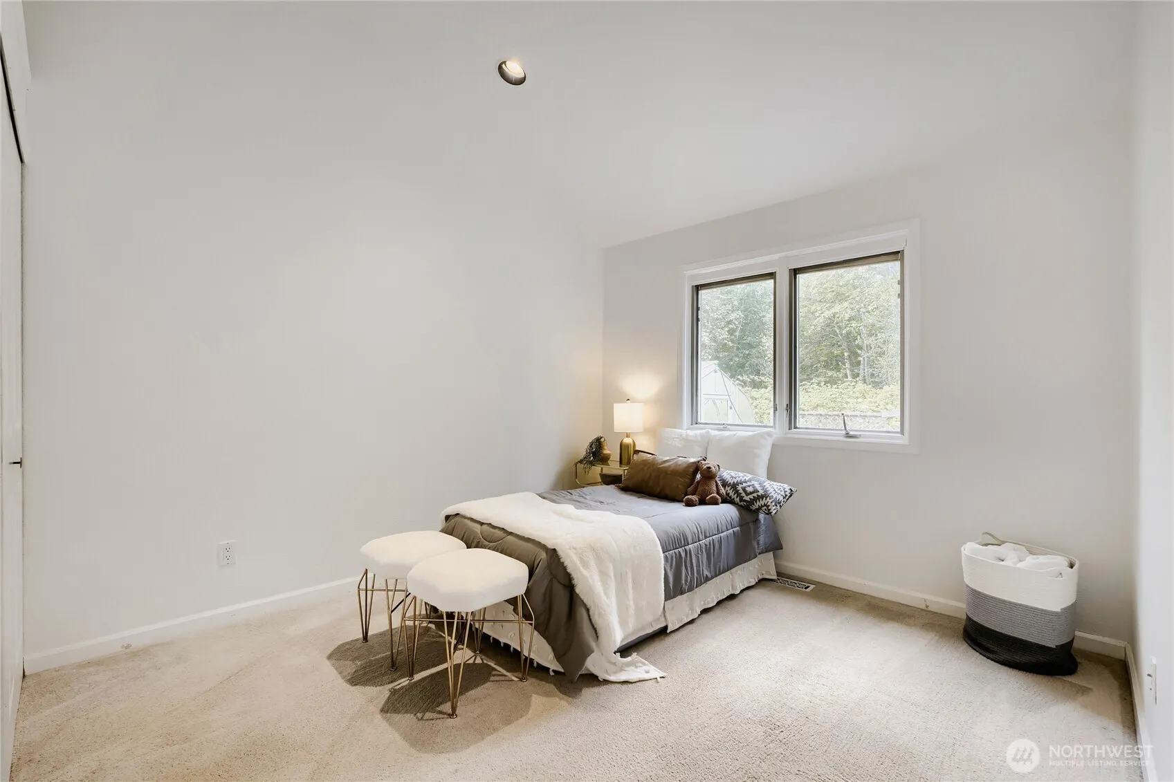 14325 102 Avenue NE, Kirkland, WA 98034