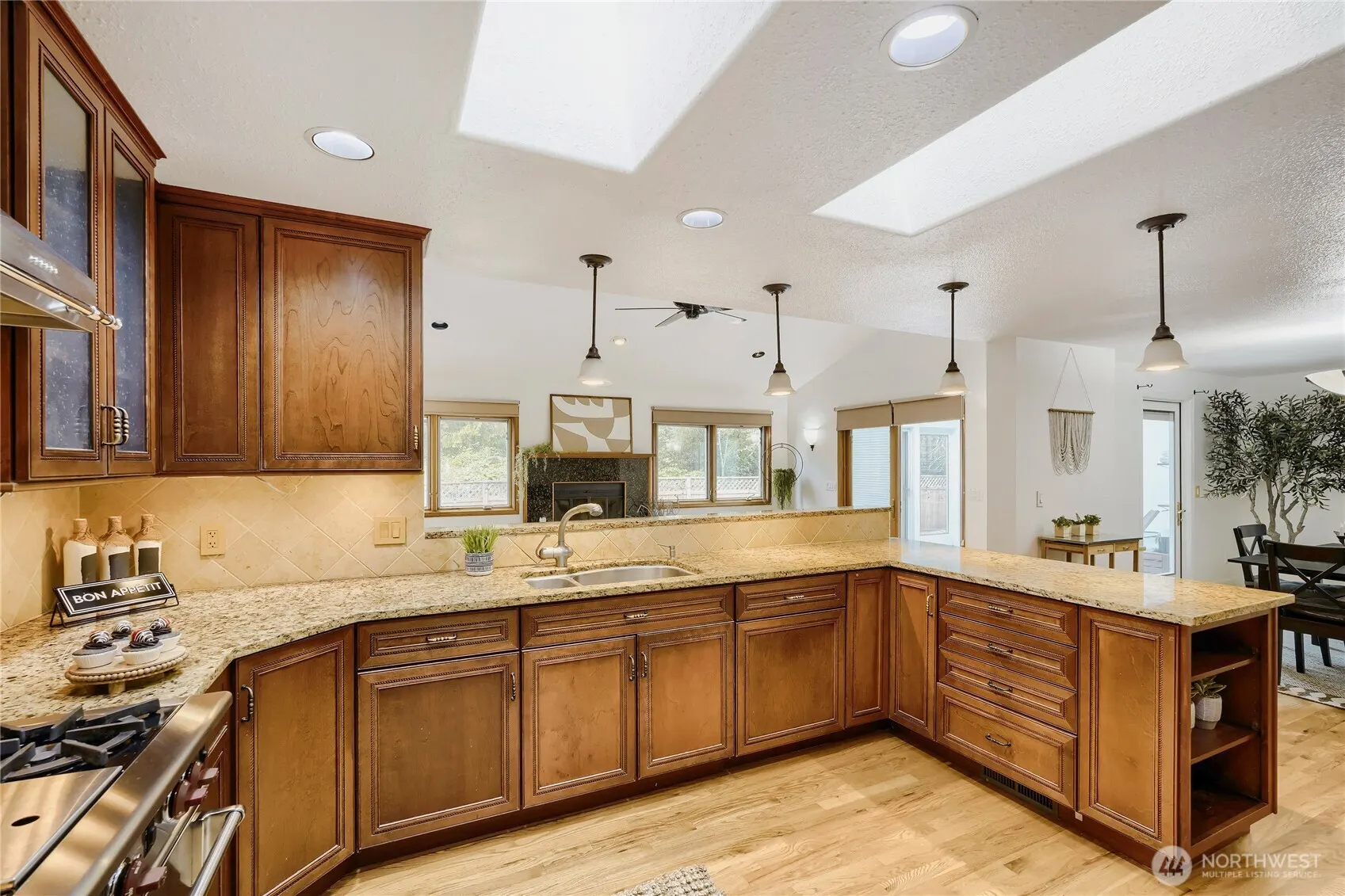 14325 102 Avenue NE, Kirkland, WA 98034