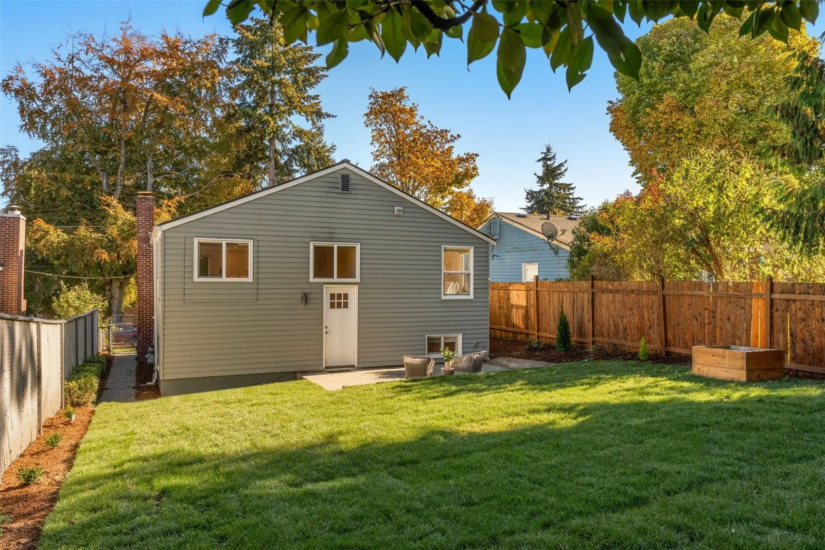 9215 8th Avenue NW, Seattle, WA 98117
