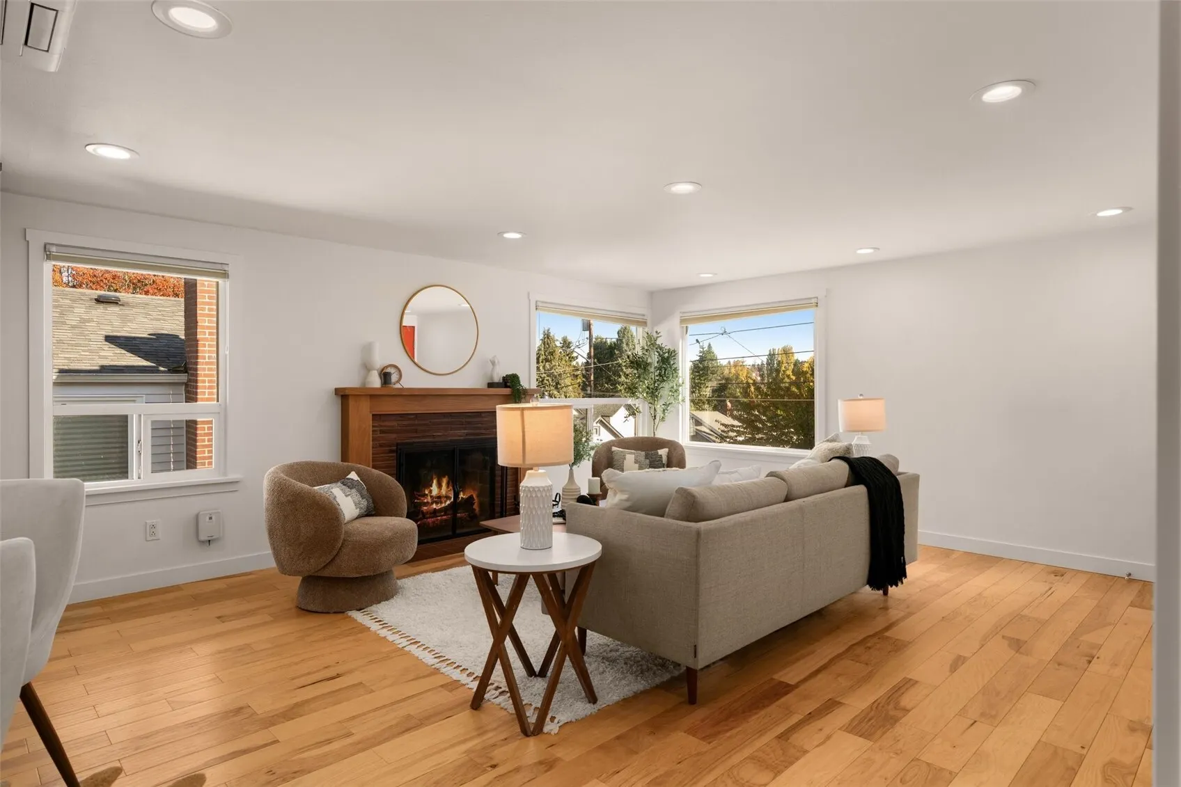 9215 8th Avenue NW, Seattle, WA 98117