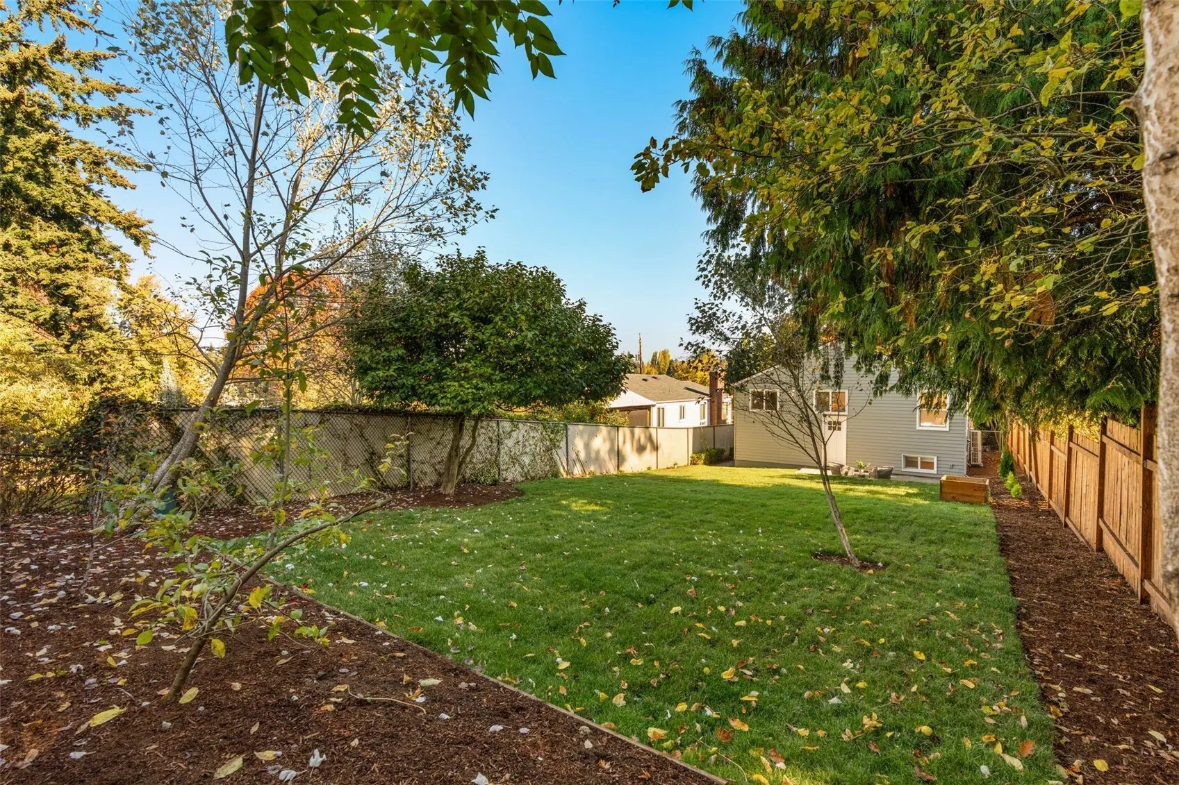 9215 8th Avenue NW, Seattle, WA 98117