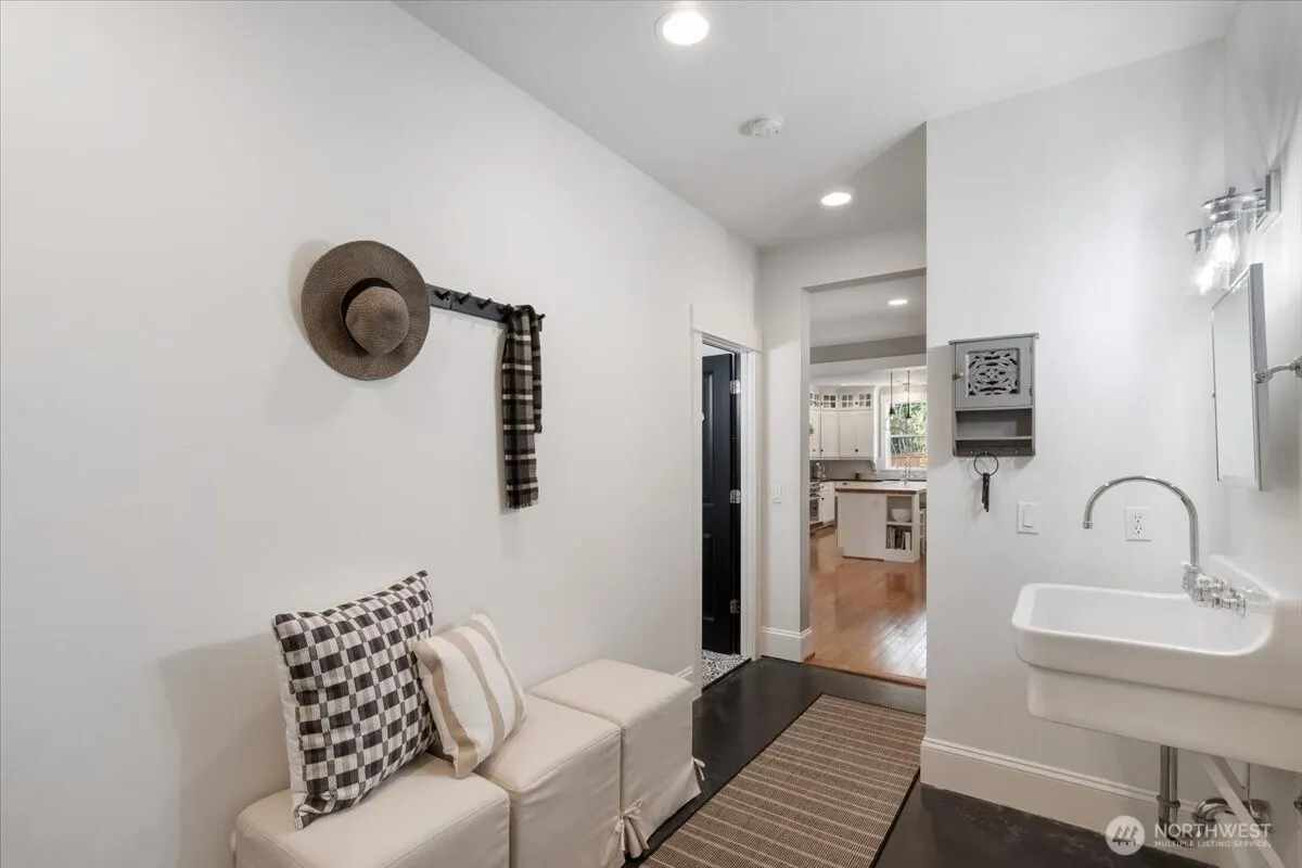12614 NE 140th Street , Kirkland, WA 98034