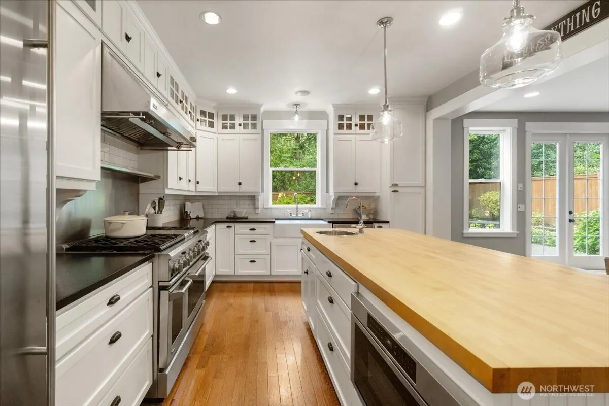 12614 NE 140th Street , Kirkland, WA 98034