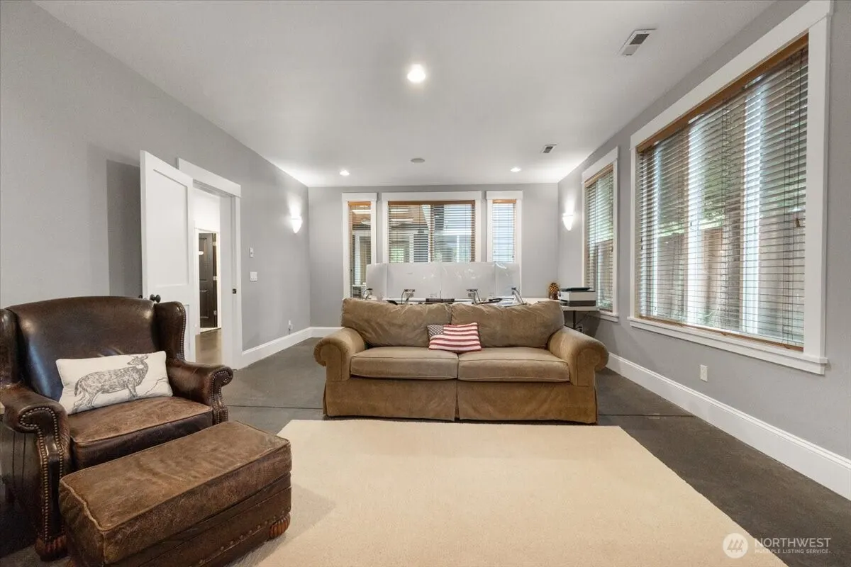 12614 NE 140th Street , Kirkland, WA 98034
