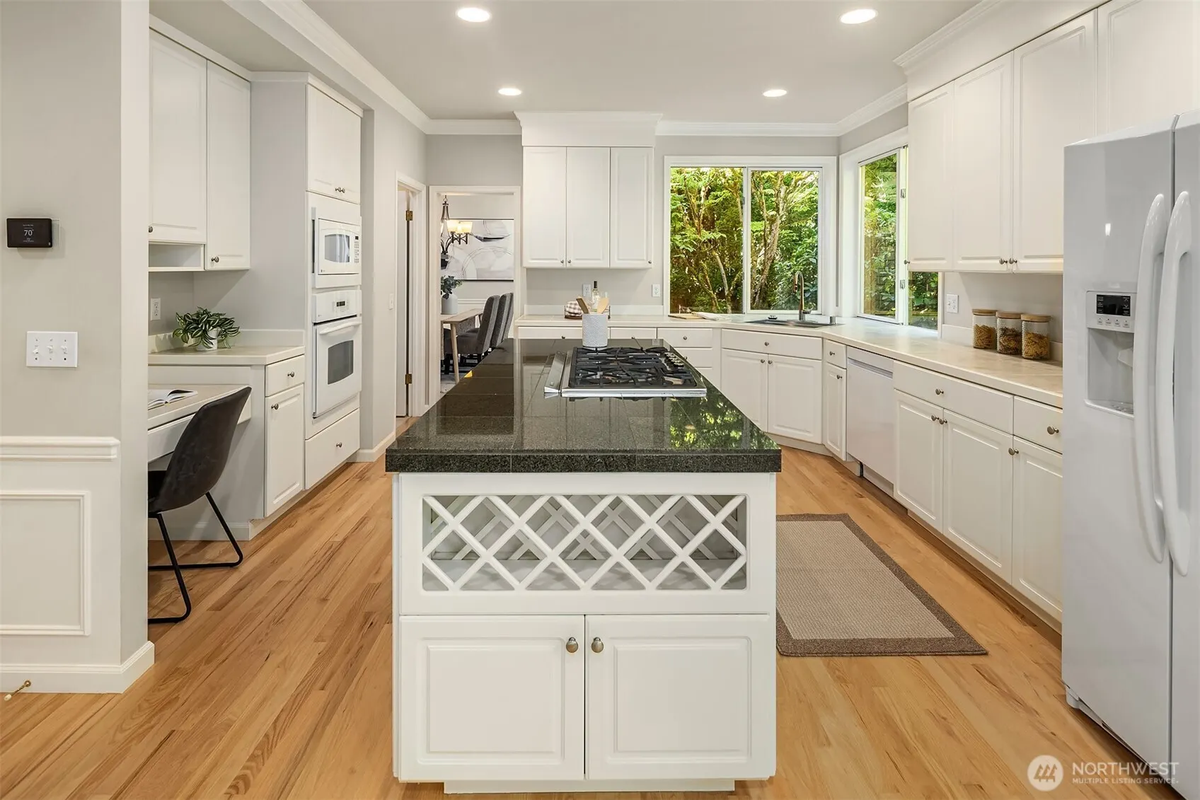 2736 258th Place SE, Sammamish, WA 98075