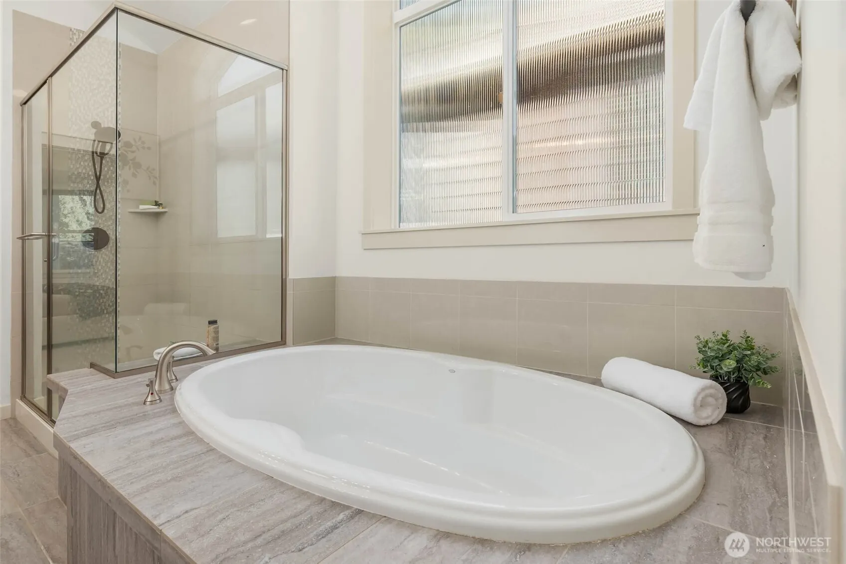 21245 NE Inglewood Hill Road , Sammamish, WA 98074