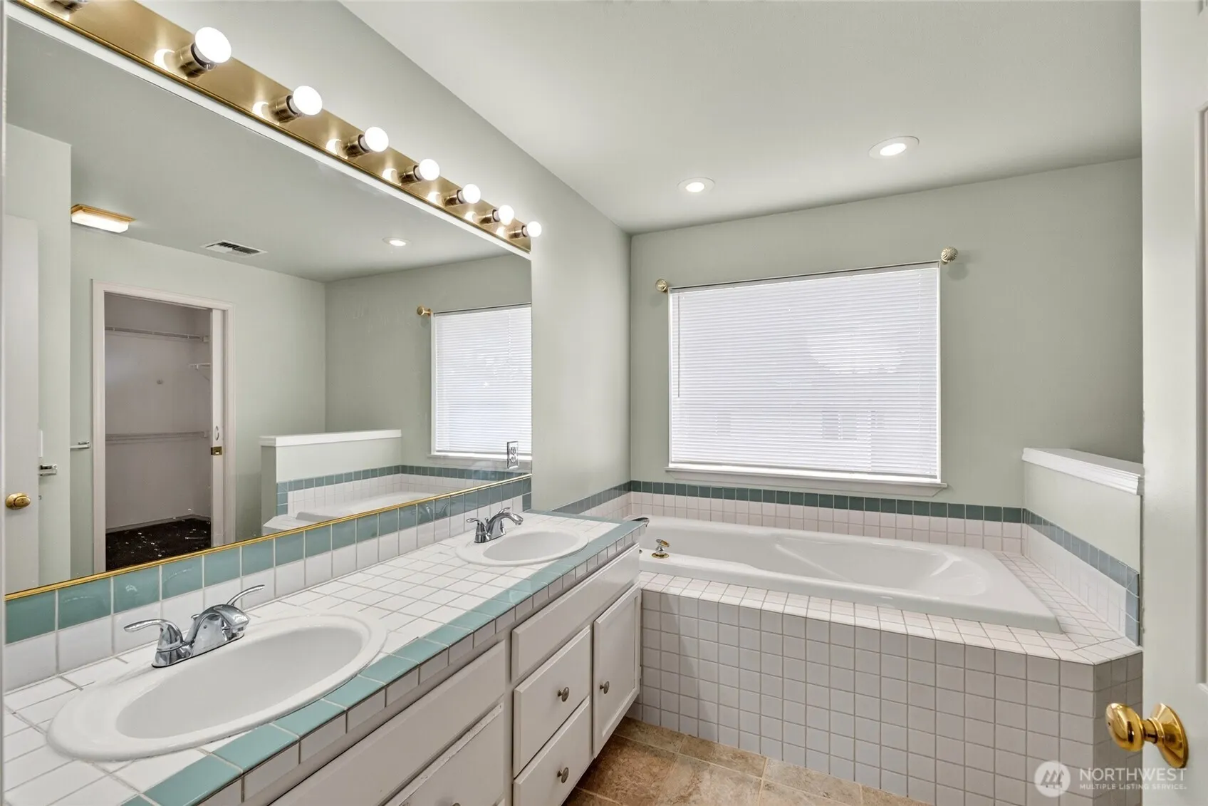 10021 SE 245th Place , Kent, WA 98030