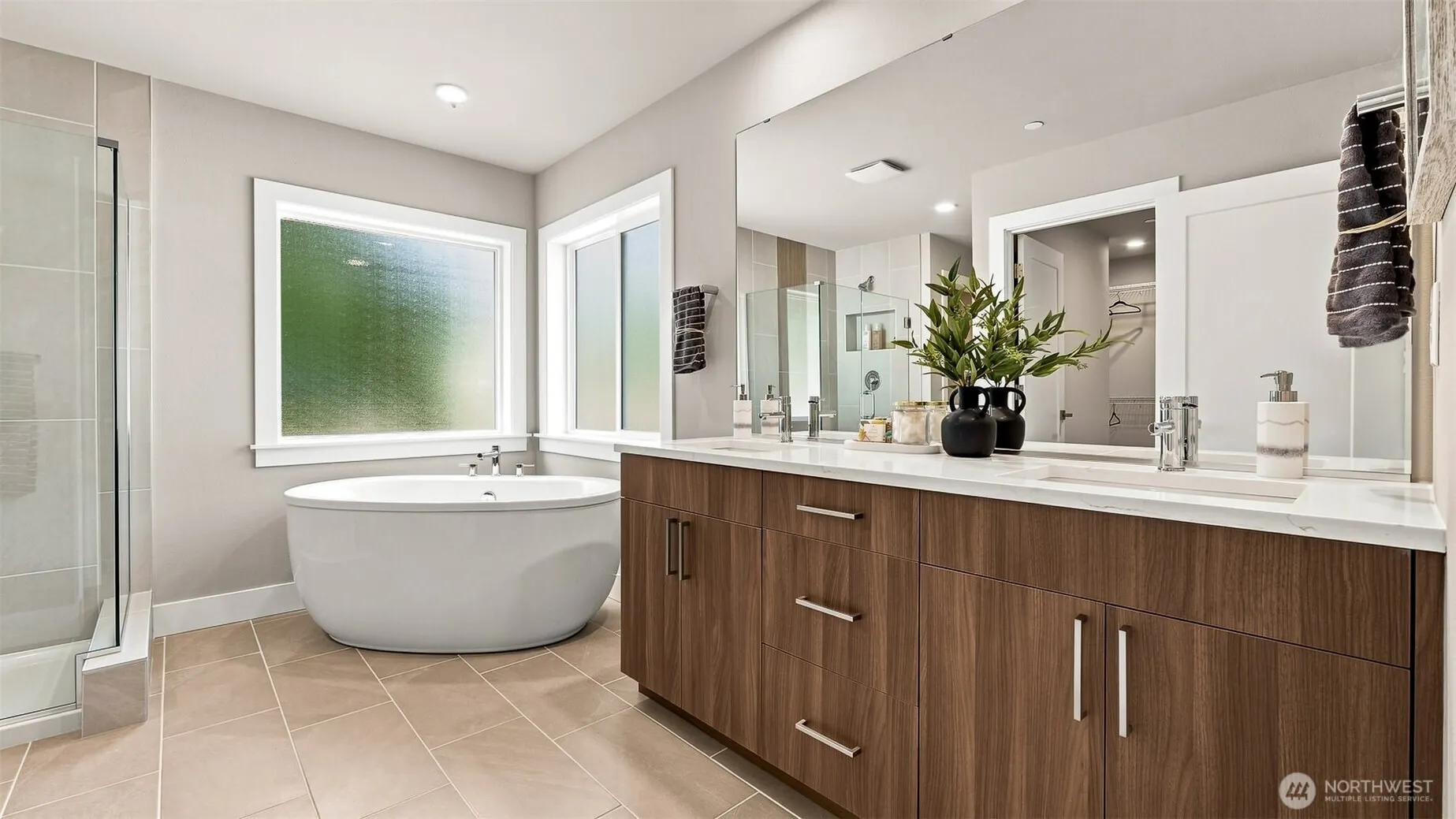 9208 NE 186th Place , Bothell, WA 98011