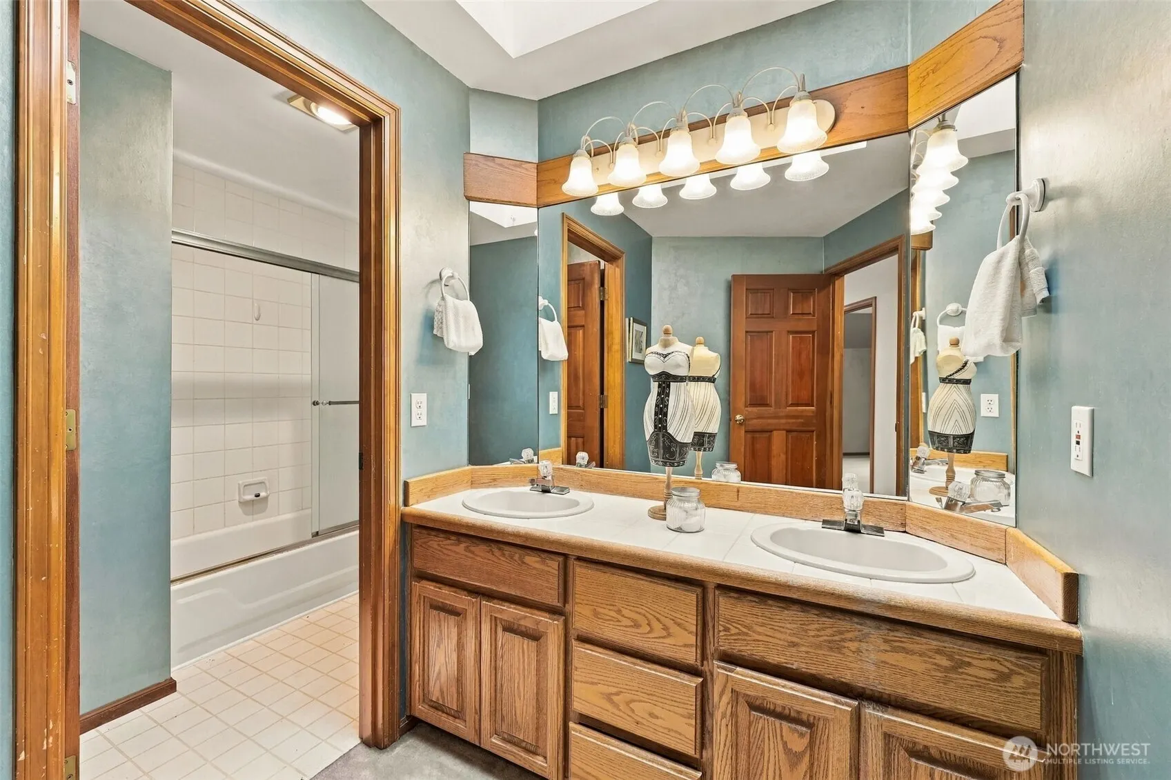 21715 NE 105th Place , Redmond, WA 98053