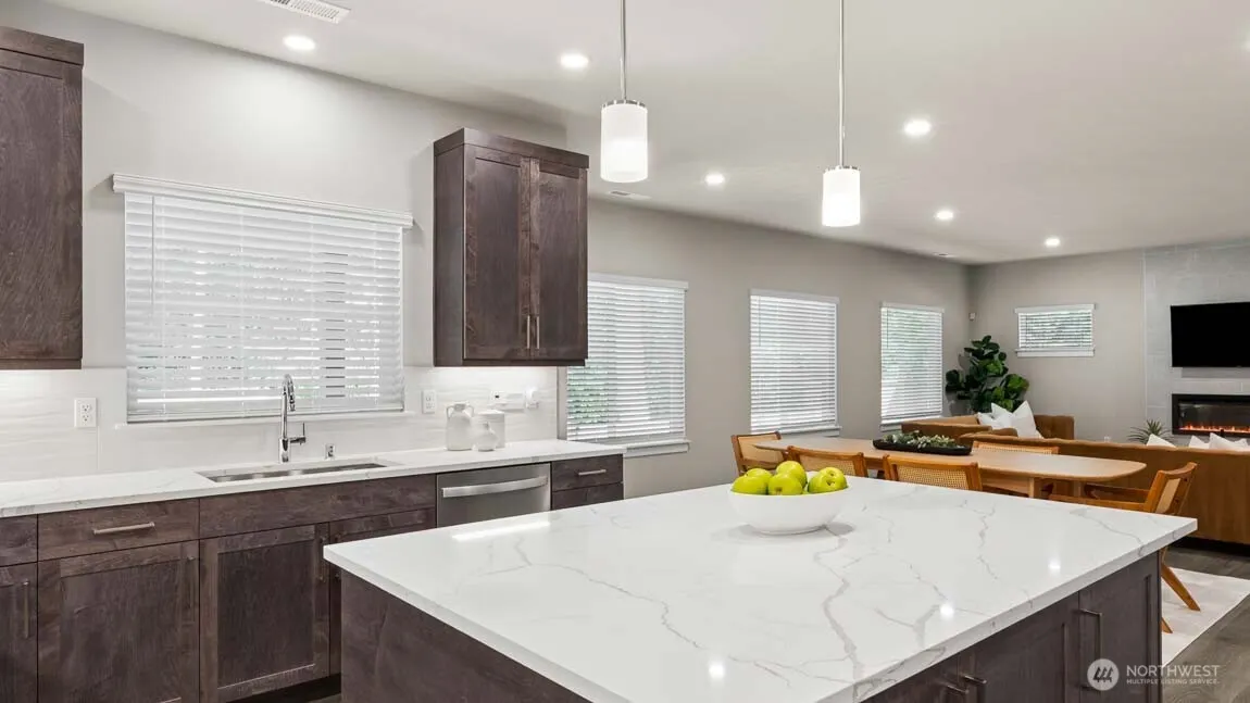 9230 NE 186th Place , Bothell, WA 98011
