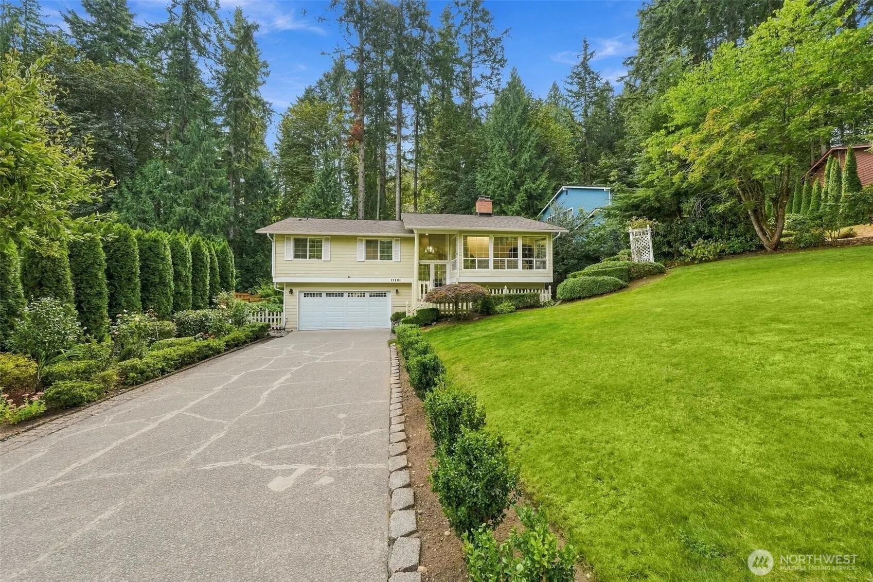 17101 NE 28th Place , Bellevue, WA 98008
