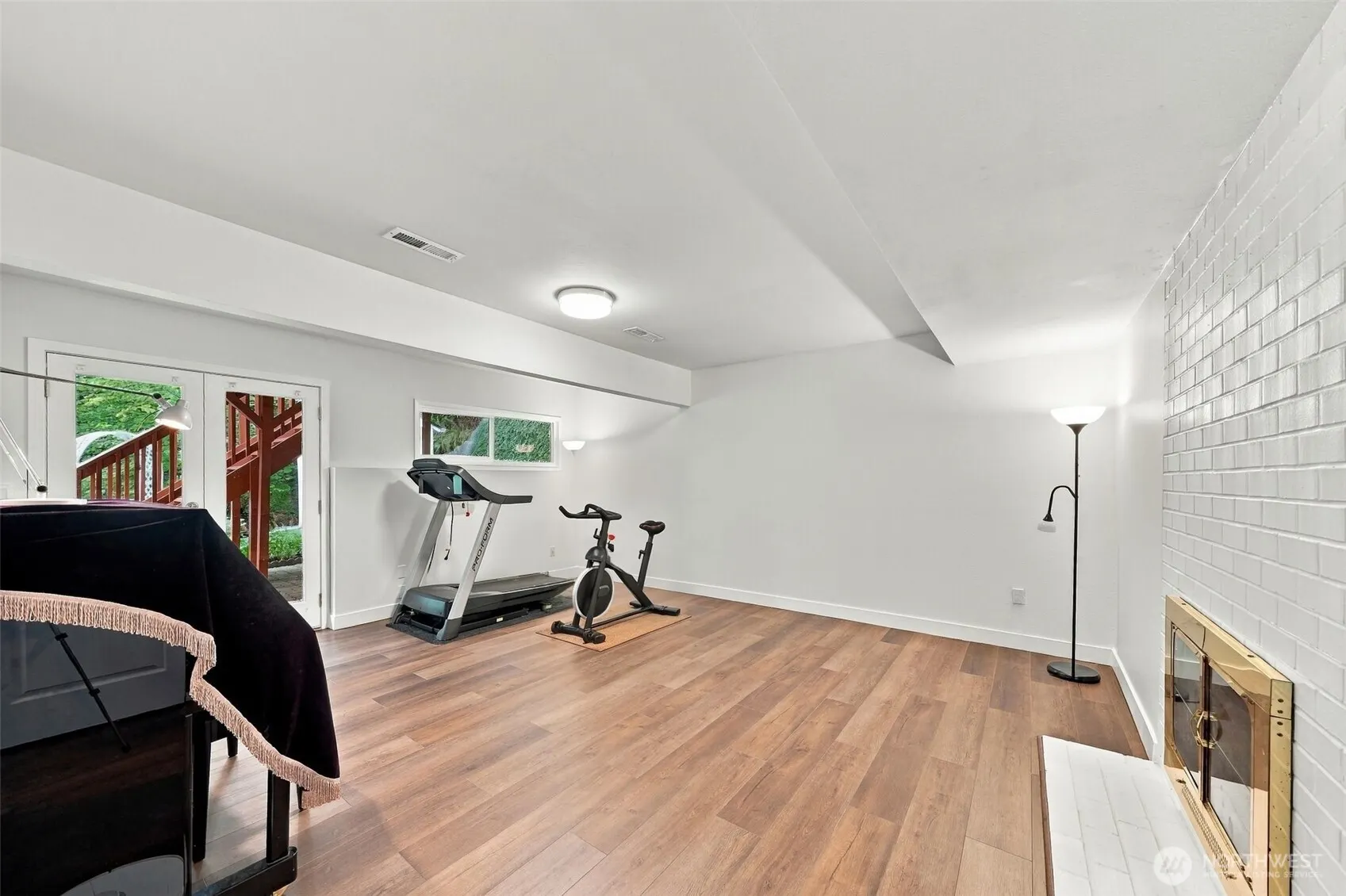 17101 NE 28th Place , Bellevue, WA 98008