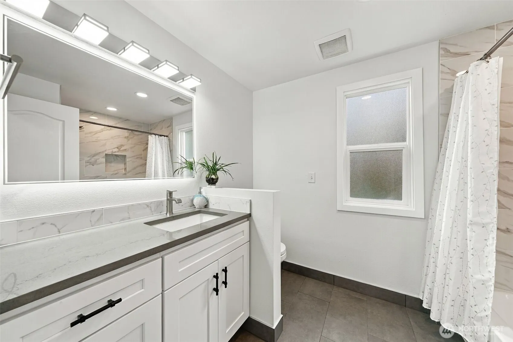 17101 NE 28th Place , Bellevue, WA 98008