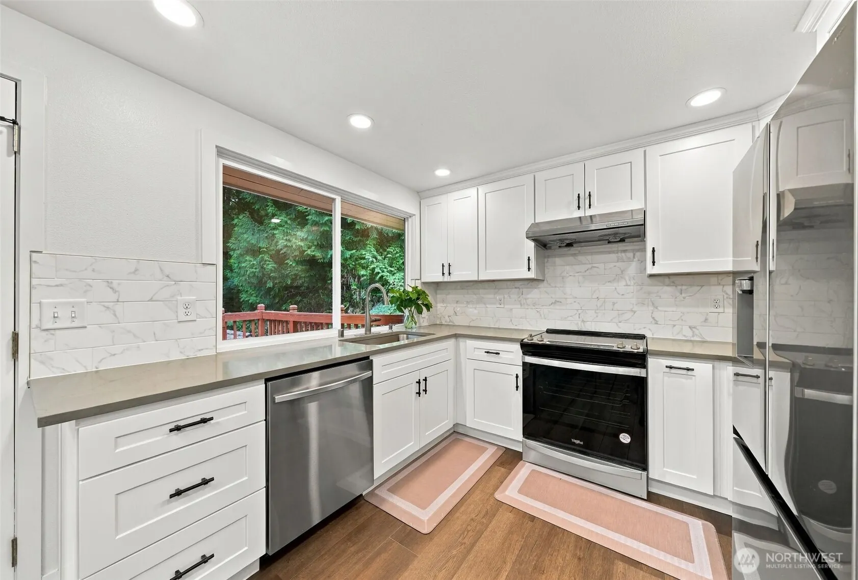 17101 NE 28th Place , Bellevue, WA 98008