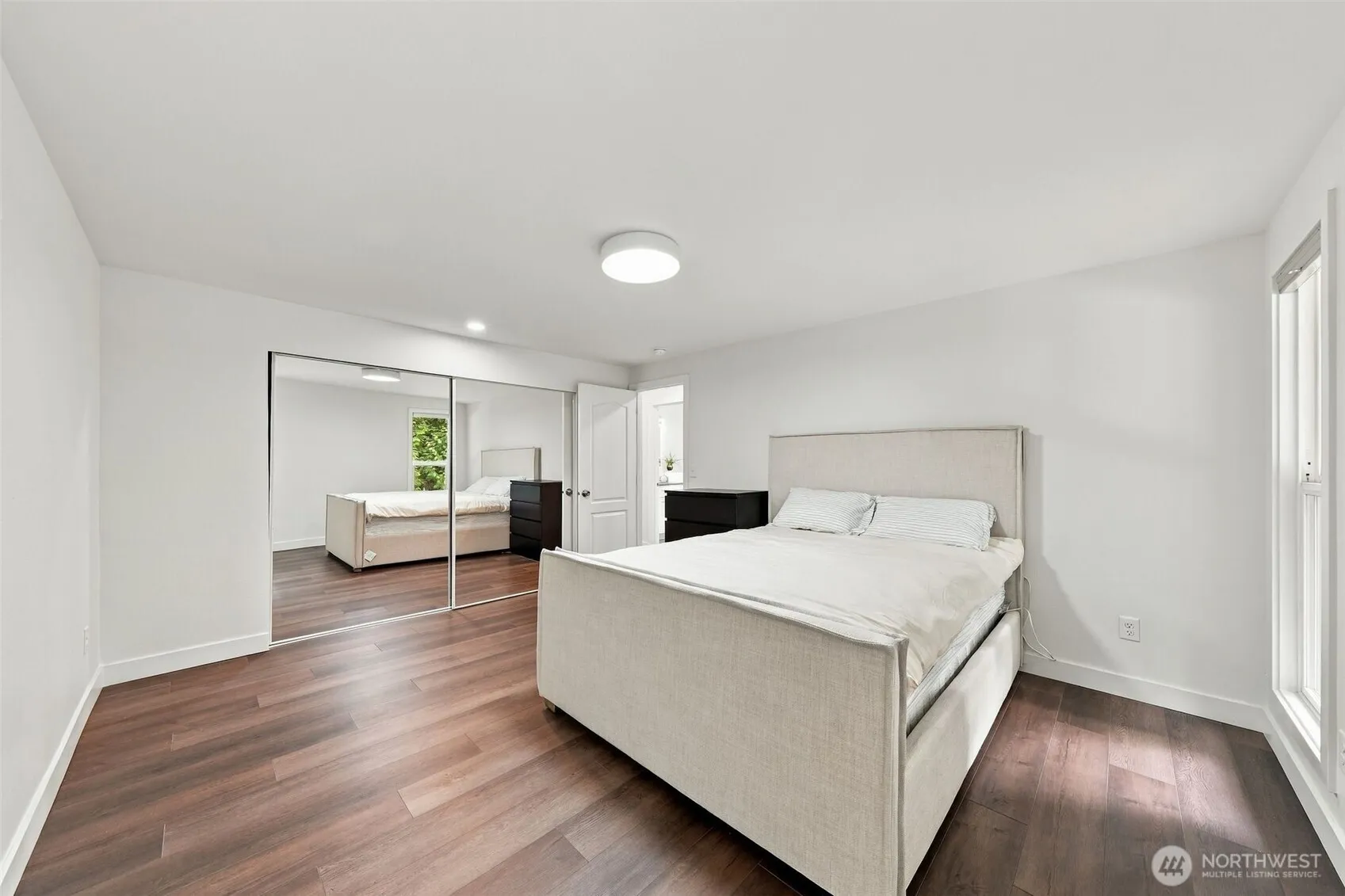 17101 NE 28th Place , Bellevue, WA 98008