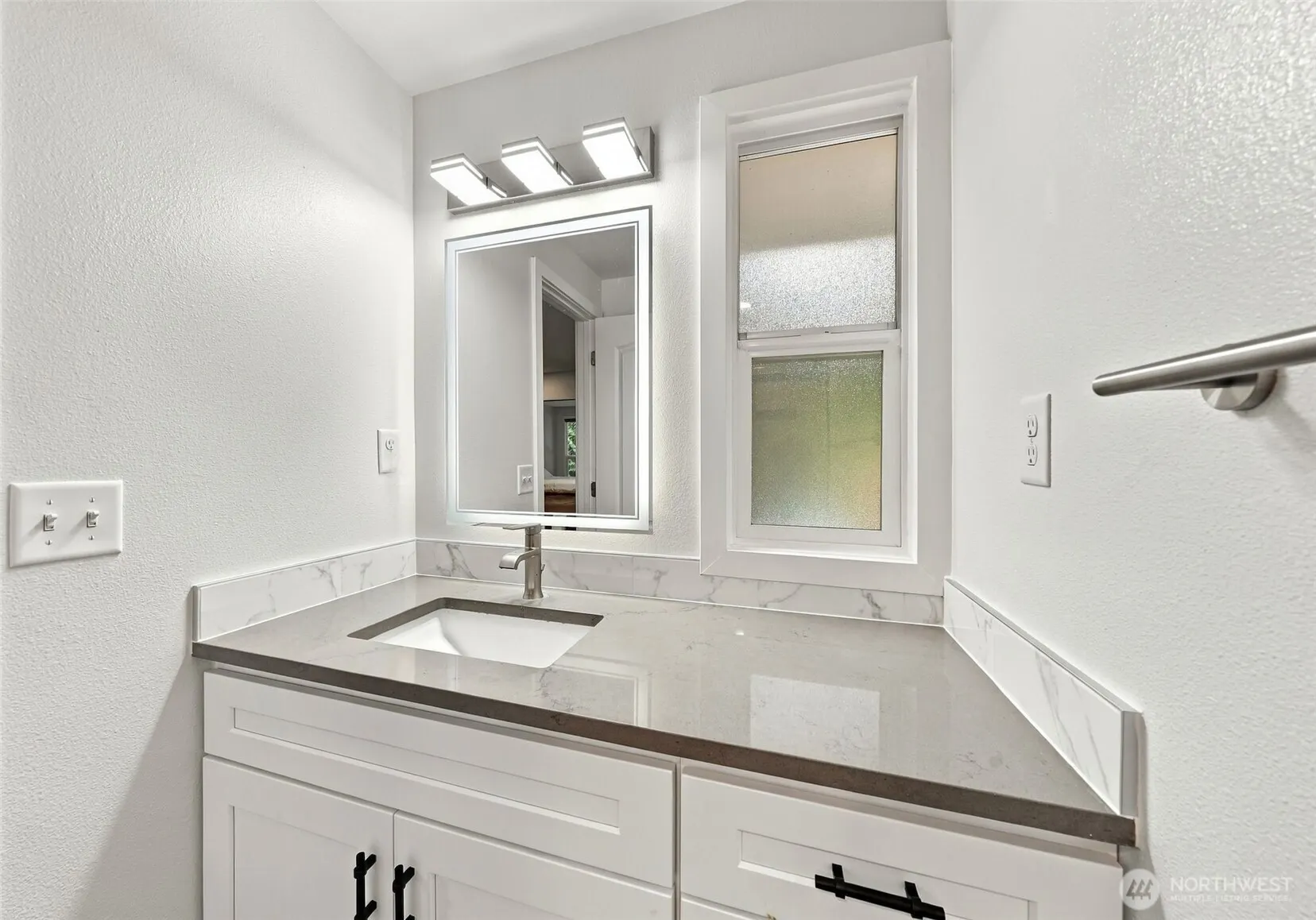 17101 NE 28th Place , Bellevue, WA 98008