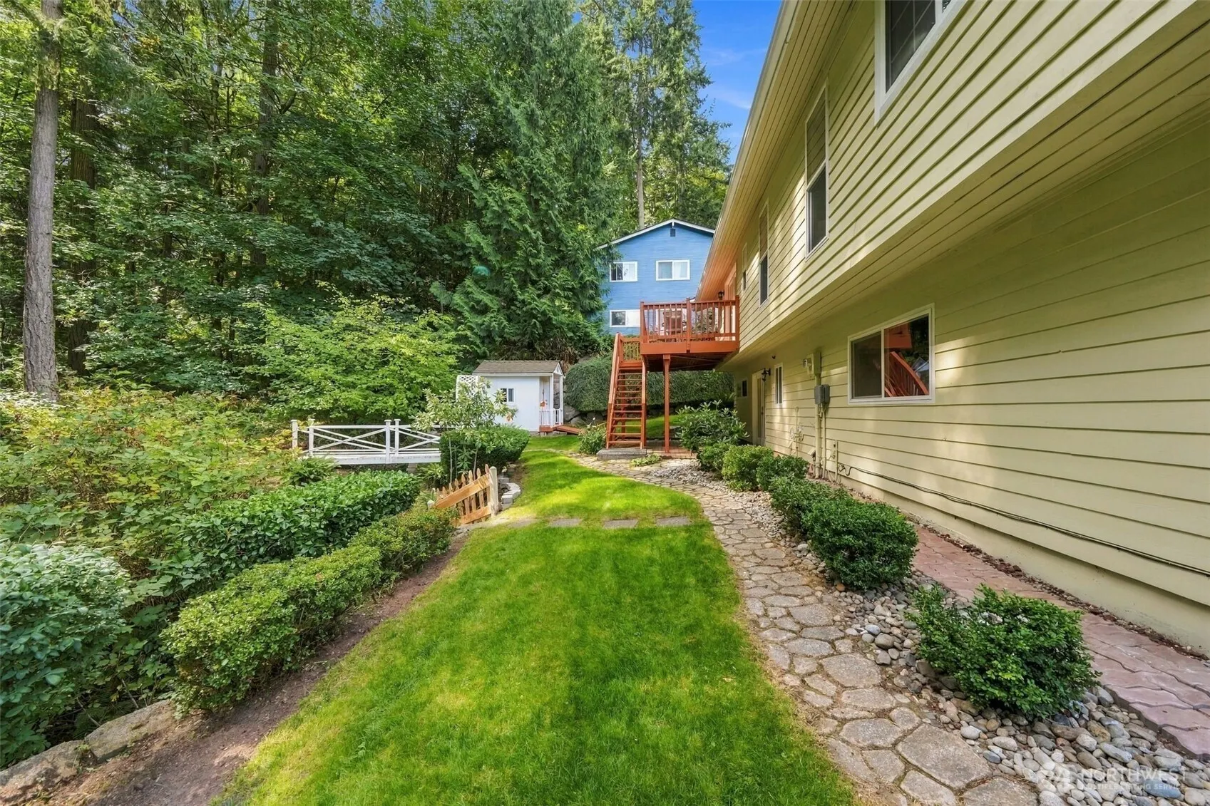 17101 NE 28th Place , Bellevue, WA 98008