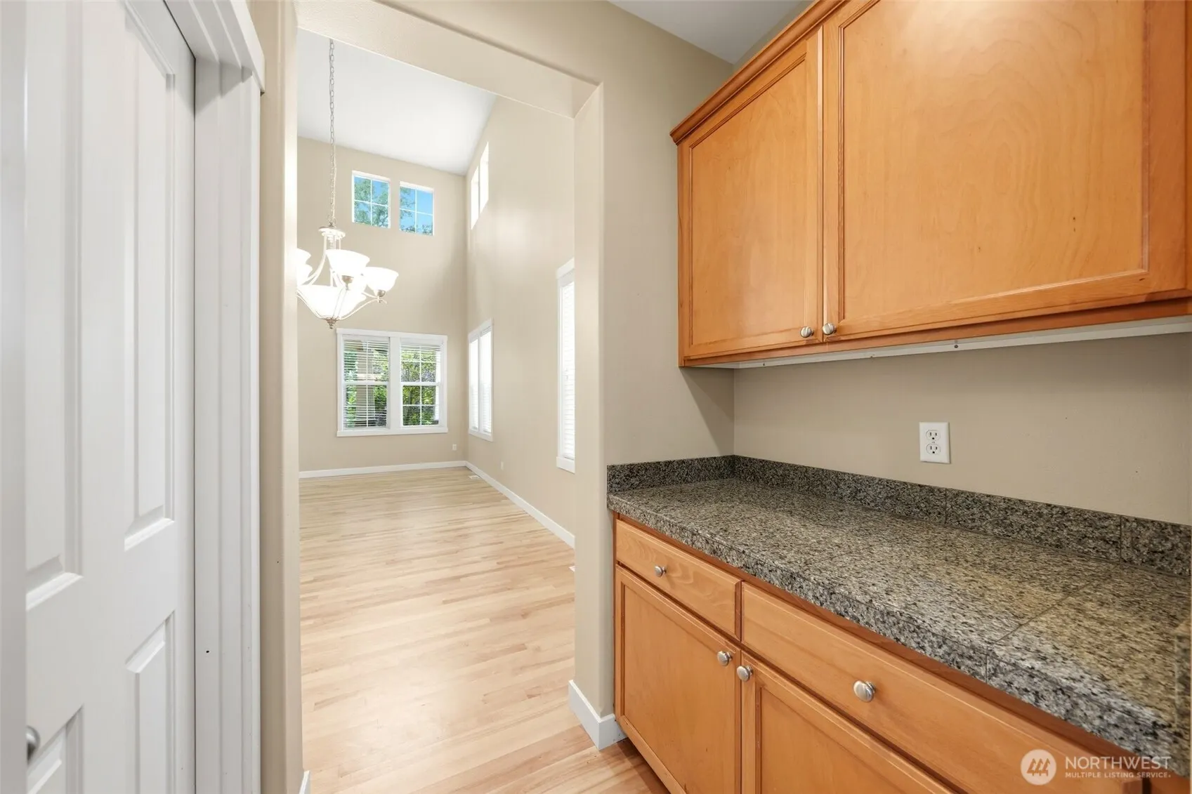 24750 NE 3rd Place , Sammamish, WA 98074