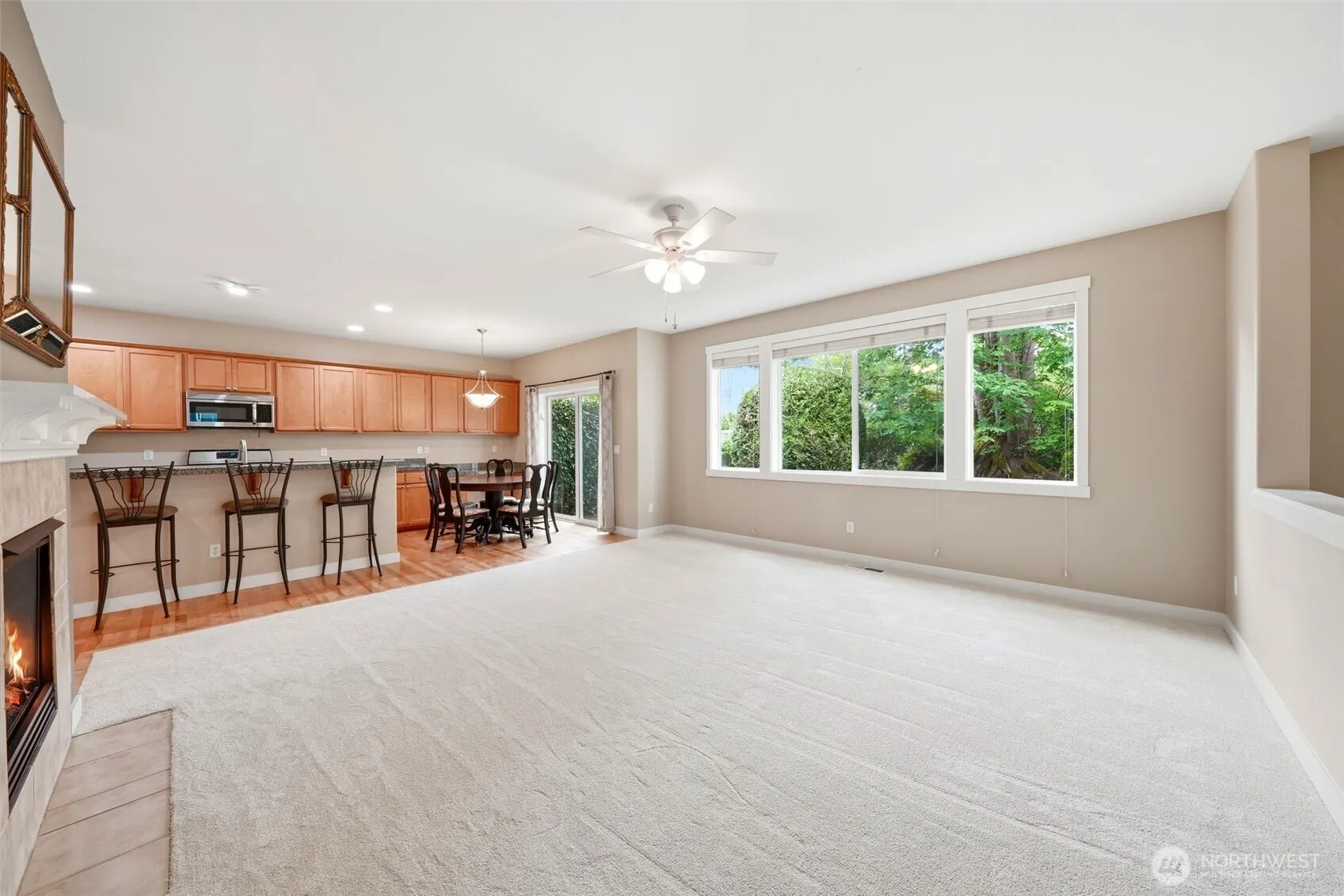 24750 NE 3rd Place , Sammamish, WA 98074