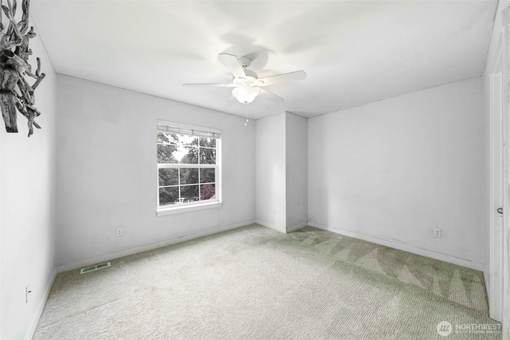 24750 NE 3rd Place , Sammamish, WA 98074