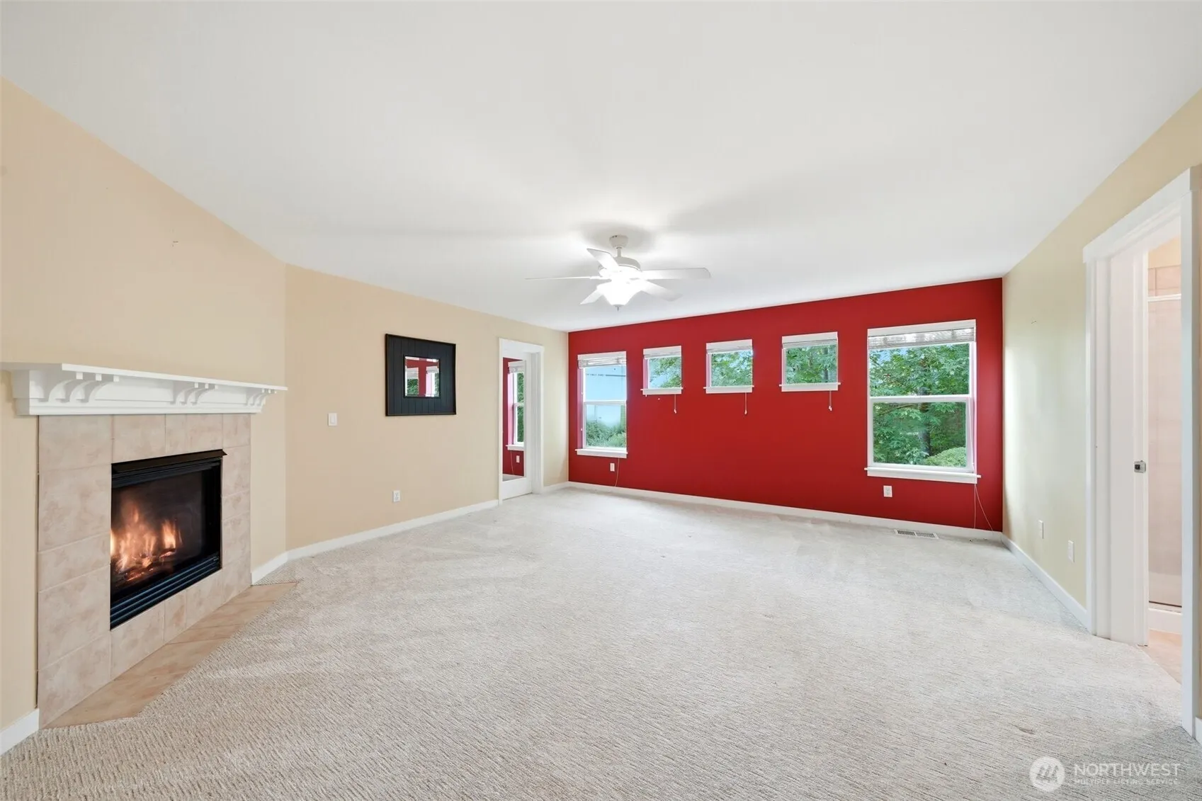 24750 NE 3rd Place , Sammamish, WA 98074